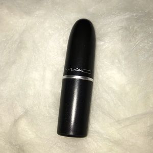 Mac”Russian Red” lip stick